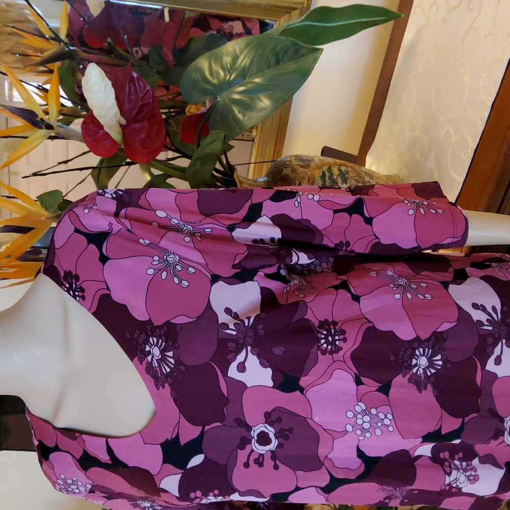 Floral Top - Picture 2 of 10